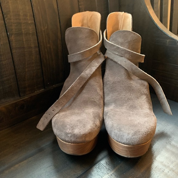 Free People Women Suede Wedge Shoes with Ankle Strap - Picture 4 of 8